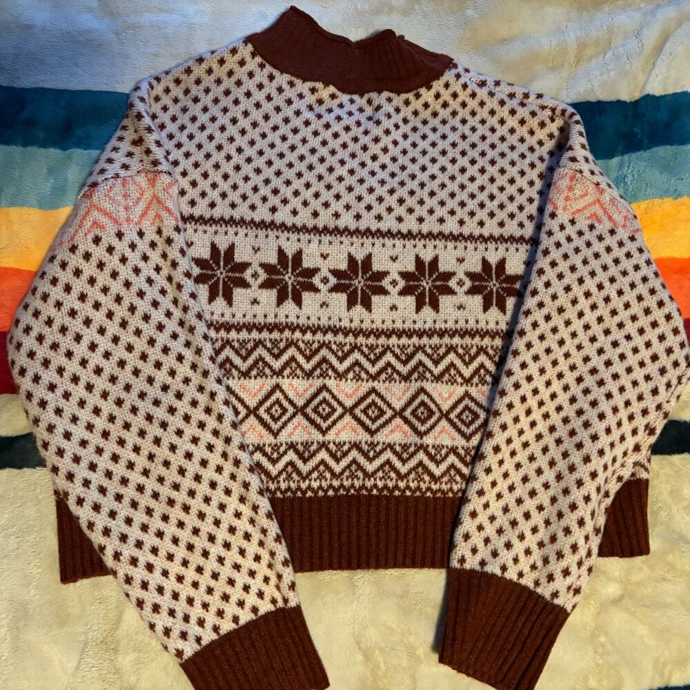 American Eagle patterned sweater